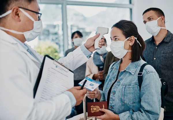 Travel Restriction Covid Pandemic Temperature Check Airport Asian Female Wearing — Fotografia de Stock