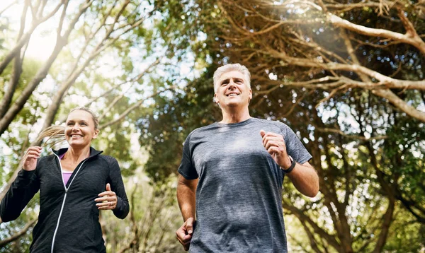 Fit Active Healthy Mature Couple Jogging Running Enjoying Fitness Lifestyle — ストック写真