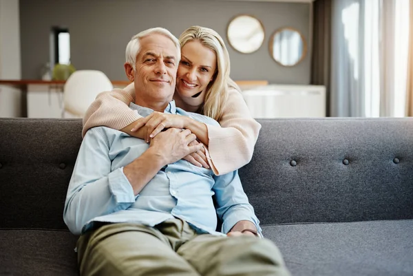 Love Each Other Lot Mature Woman Hugging Her Husband Sofa — 스톡 사진