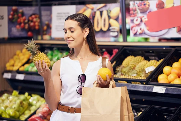 Shopping Holding Looking Fruit Shop Buying Healthy Food Examining Items — Stock Fotó