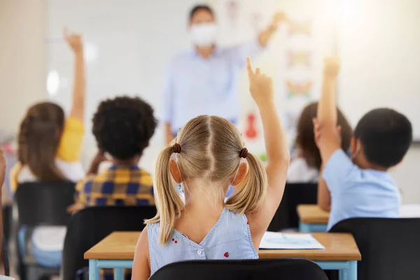 School Students Raising Hands Volunteer Participate Answer Lesson While Learning — Stockfoto