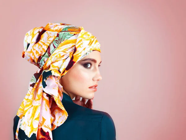 Flaws Here Studio Shot Confident Young Woman Wearing Colorful Head — 图库照片