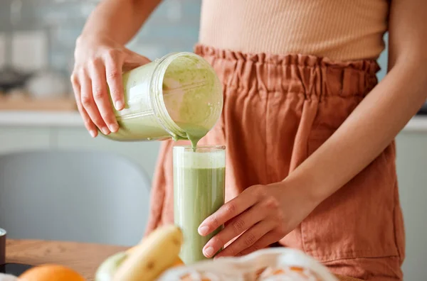 Woman Pouring Healthy Smoothie Glass Blender Jar Counter Detox Female — Stock Photo, Image