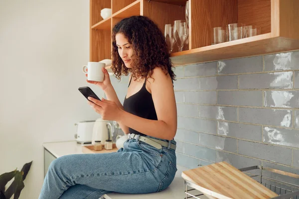Woman Texting Chatting Phone While Relaxed Carefree Sitting Kitchen Counter — Foto Stock
