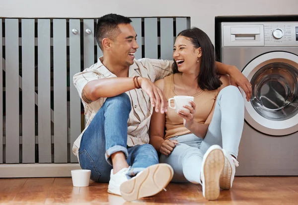 Happy Carefree Romantic Couple Bonding Laughing Having Fun While Sitting — Stockfoto