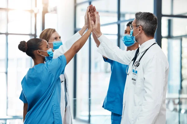Covid Doctors Nurses High Five Teamwork Success Collaboration Support Hospital — Foto de Stock