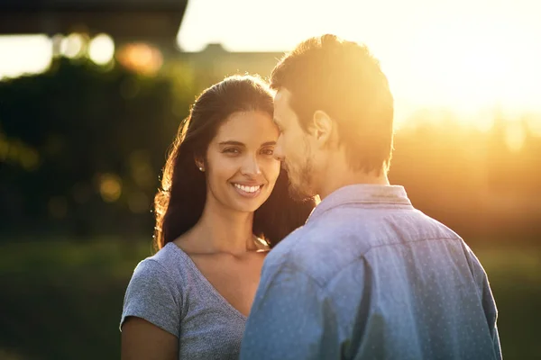 Makes Unbelievably Happy Portrait Young Woman Bonding Her Boyfriend Outdoors — 图库照片