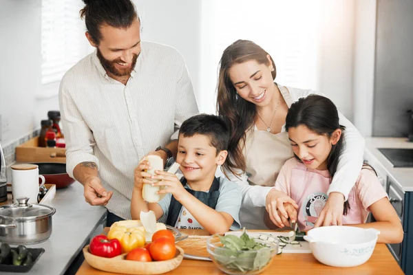 Healthy Food Cooking Bonding Family Making Preparing Cutting Ingredients Meal — Photo