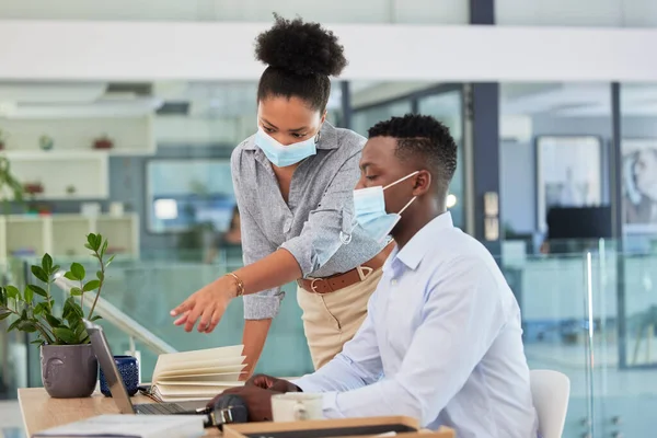 Covid Masks Safety Workplace Business People Working Together Pandemic Office — Stockfoto