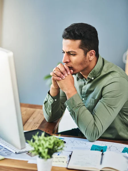 Has Think Bit Focused Young Businessman Seated His Desk Contemplating — ストック写真