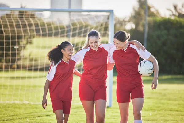 Fun Female Football Players Friends Sportswear Hugging Smiling Bonding Together — Zdjęcie stockowe