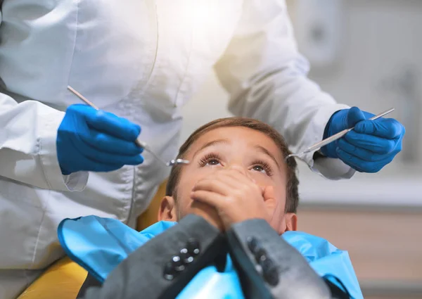 You Promise Wont Hurt Frightened Little Boy Lying Dentist Chair — Foto Stock