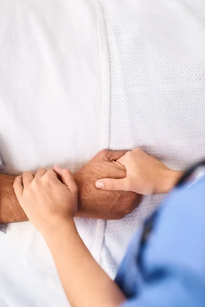 Never Let Closeup Unrecognisable Persons Hand Being Held Doctor Medical — Stockfoto