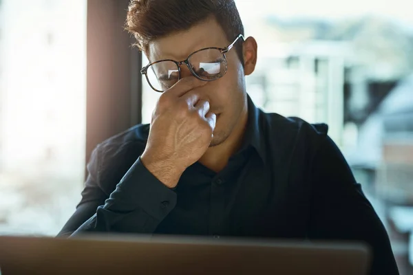 Hes Too Tired Face Day Further Young Businessman Looking Stressed — Stockfoto