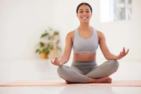 Meditation Yoga Meditating Young Woman Sitting Lotus Pose Happy Smiling — Stock fotografie