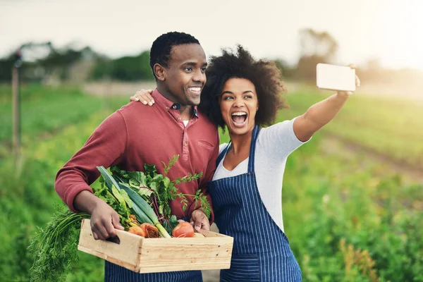 Enjoying Life Farm Affectionate Young Couple Taking Selfies While Working — Stockfoto