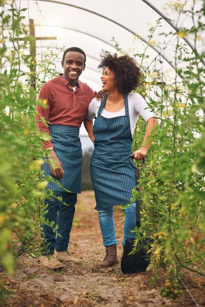 Run Farm Together Full Length Shot Young Farm Couple Standing — Stockfoto