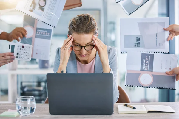 Stress Anxiety Burnout Female Leader Manager Ceo Feeling Overworked While — Foto de Stock