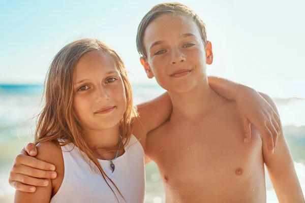 Everyone Closer Beach Cropped Portrait Brother Sister Beach — Stock fotografie