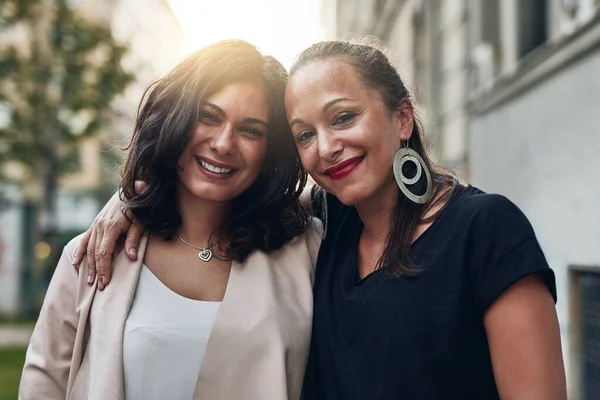 Were Closest Friends City Two Friends Posing Together While Out — Stock fotografie