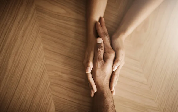 Everything Just Fine Two Unrecognizable People Holding Hands Comfort — Photo