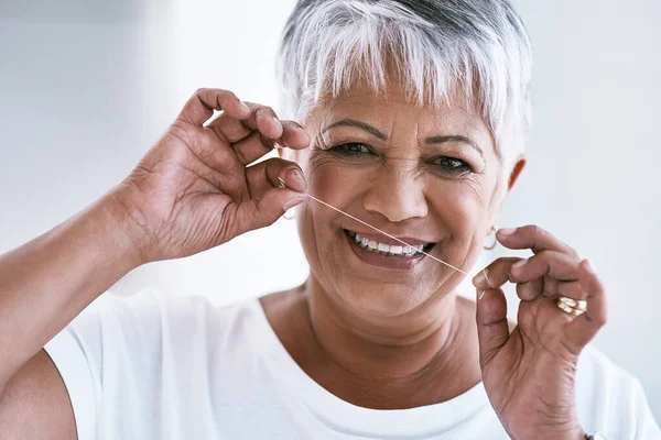 Making Smile Look Even Better Portrait Cheerful Mature Woman Flossing — Zdjęcie stockowe