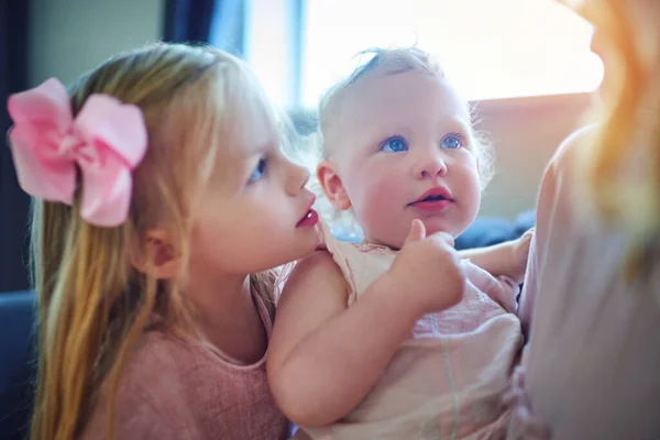 Mom Perfect Her Daughters Eyes Two Adorable Sisters Bonding Mother — Zdjęcie stockowe
