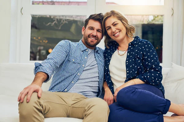 All Comfy Sofa Best Person Attractive Couple Sitting Sofa Home — Fotografia de Stock