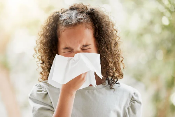 Sick Little Girl Flu Blowing Her Nose Looking Uncomfortable Child — Stock Photo, Image