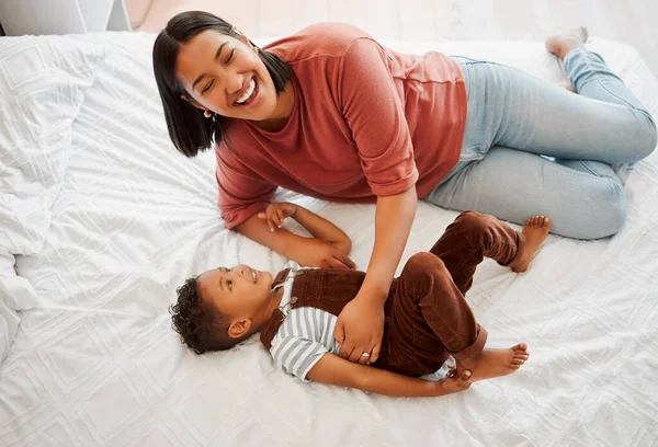 Mother Playing Bonding Laughing Her Son Playful Fun Funny Moments — Stockfoto