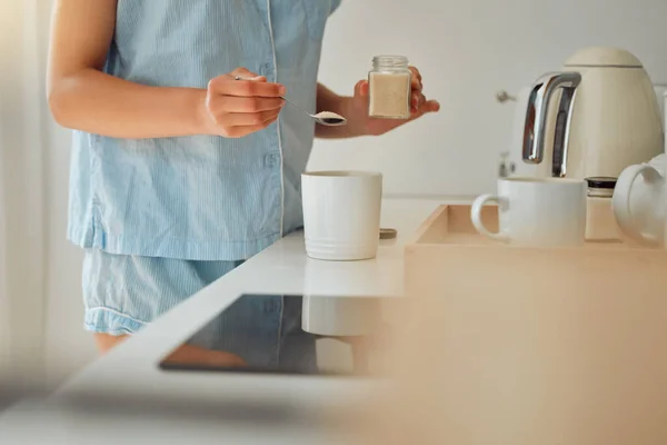 Casual Woman Adding Sugar While Preparing Cup Coffee Tea Hot — Stok fotoğraf