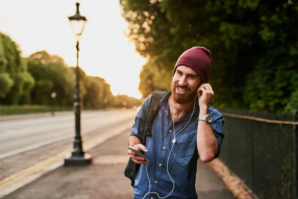 Music Makes Move Cropped Portrait Handsome Young Man Listening Music — Foto de Stock