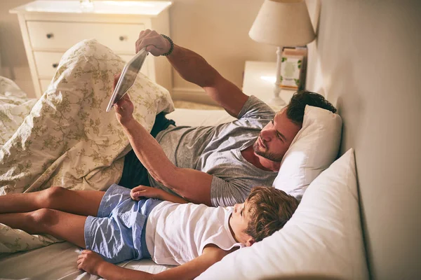 Dads Been Teaching Him All Technology Father His Little Son — Fotografia de Stock