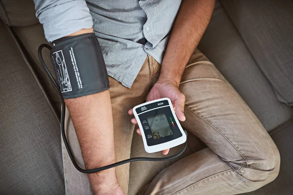 Closeup Unrecognizable Man Doing Reading His Blood Pressure Blood Pressure — Stock Photo, Image