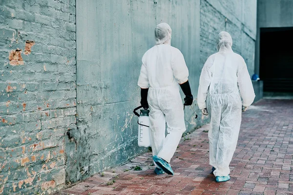 Healthcare Workers Wearing Protective Hazmat Suits Help Prevent Spread Toxic — 图库照片