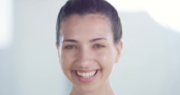 Beauty Happy Lifestyle Face Head Smiling Woman Studio Blurred Background — 图库视频影像