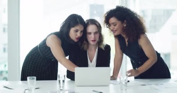 Excited Business Women Showing Support Meeting Laptop Success Giving Hug — Stock videók