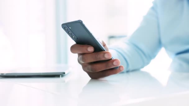 Businessman Browsing Chatting Searching Internet Phone Reading Social Media Posts — 비디오