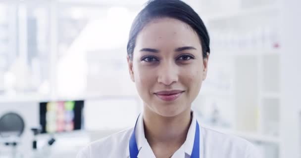 Female Biologist Scientist Medical Professional Innovation Lab Copy Space Background — Vídeo de Stock