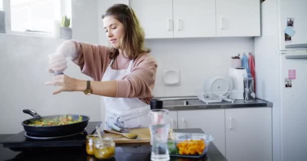 Cooking Healthy Food While Seasoning Preparing Meal Vegetables Dinner Home — Vídeo de stock