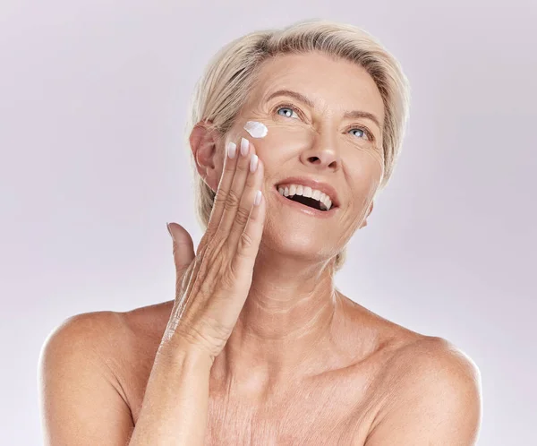 Woman Sunscreen Face Beauty Skincare Showing Cosmetics Smile Care Skin — Stock Fotó