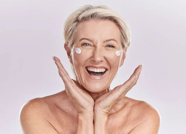 Skincare Happy Senior Woman Smile Health Beauty Face Studio Background — Stok Foto