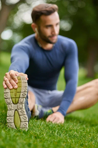 Stretch Properly Avoid Injury Handsome Young Male Runner Warming His — Foto de Stock