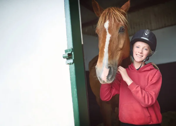 Horse Life Teenage Girl Bonding Her Horse — Stock Photo, Image