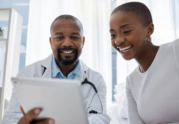 Doctor Good News Medical Patient Hospital Healthy Black Woman Got — Stok fotoğraf