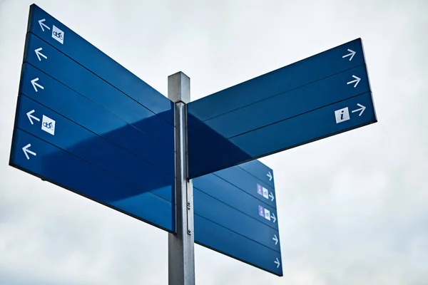 Were Know Exactly You Need Blank Directional Road Signs — Stockfoto