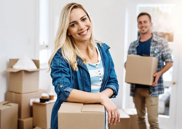 Big Move Happens Today Portrait Young Couple Moving House — Stockfoto
