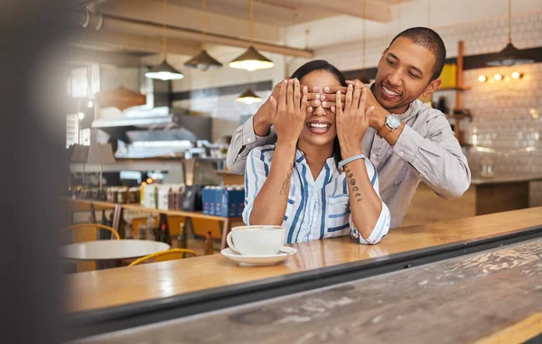 Wow Surprise Romantic Boyfriend Covering His Girlfriends Eyes Present Restaurant — Stock Fotó