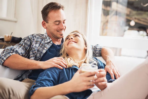 Day Couldnt Get Any More Blissful Young Couple Relaxing Couch — Foto Stock