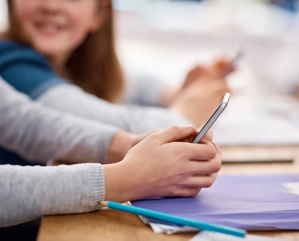 Kids Have Many Gadgets Days Unidentifiable Elementary School Girl Using — Stok fotoğraf